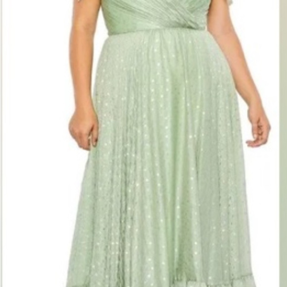 Elegant Green Evening Dress